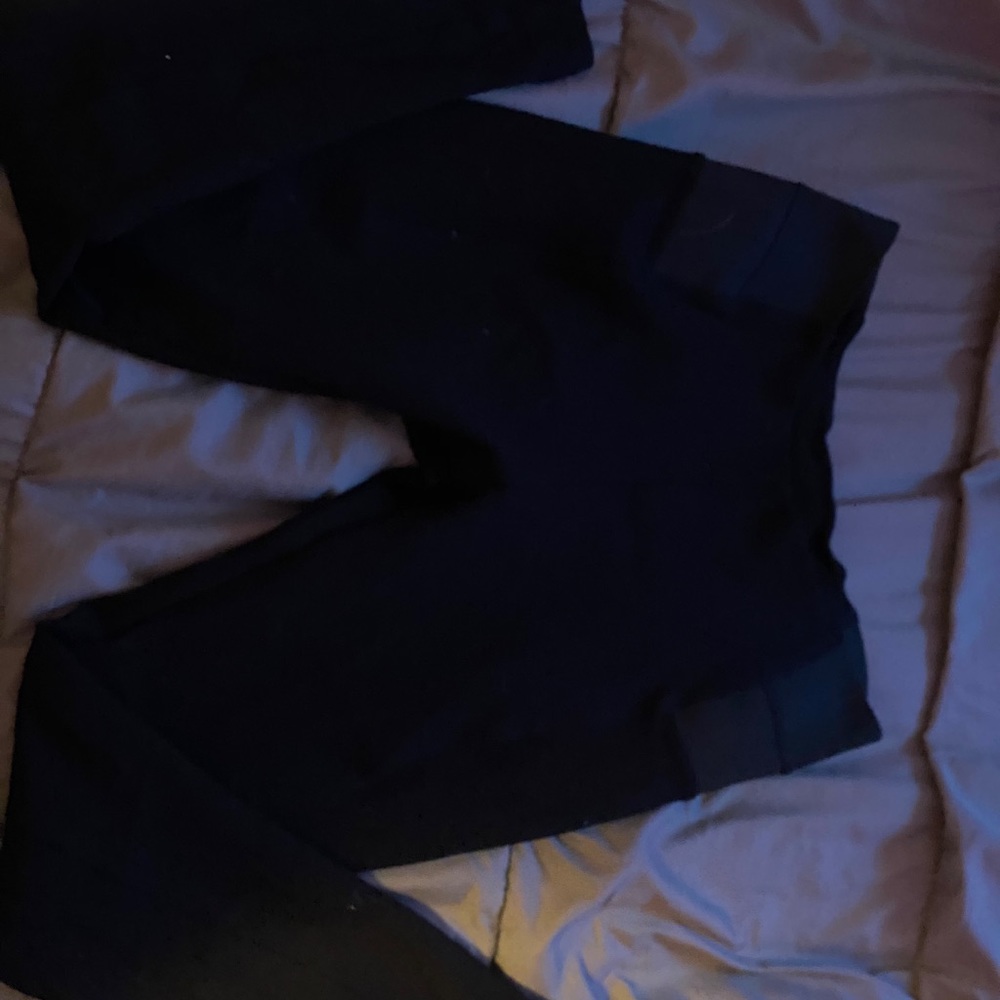Black leggings